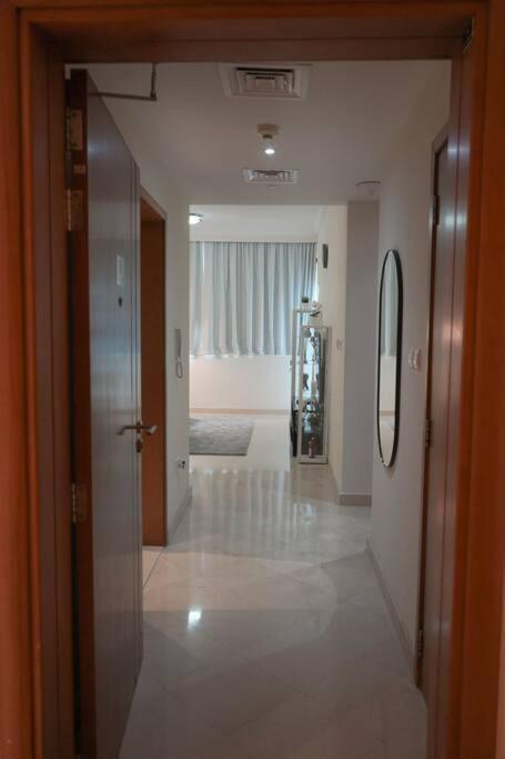 Step Into Serenity - Discover Modern Living In 1Br Apartment With Panoramic Views In Dubai Marina Near Jbr Walk, Beach And Bla Bla Club Exterior photo